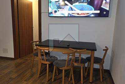 Apartament cu 3 camere semidecomandat în Central
