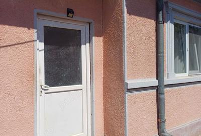 Casă cu 6 camere cu Teren 714 Mp în Săbăreni - 3