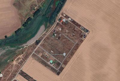 Teren de 328 mp, în Vărăști