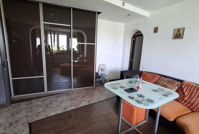 Apartament cu 3 camere semidecomandat în Central - 3