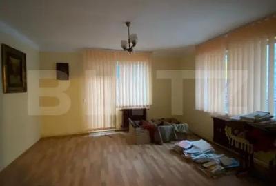 Casă cu 7 camere cu Teren 500 Mp în Ștefan cel Mare