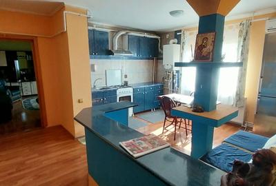 Apartament cu 2 camere decomandat în Micro 17 - 3