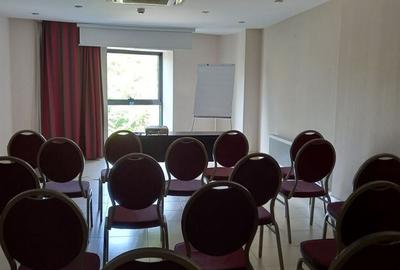 Spațiu comercial, de 3,700 mp, în Unirii - 8