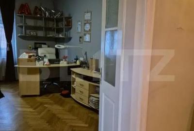 Casă cu 3 camere cu Teren 400 Mp în Central
