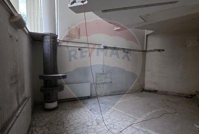 Spațiu comercial, de 180 mp, în Central - 3