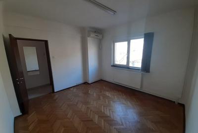 Casă cu 5 camere cu Teren 100 Mp în Vatra Luminoasă - 6