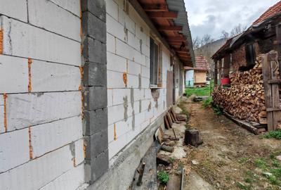 Casă cu 4 camere în Boiu - 5