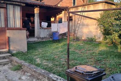 Casă cu Teren 260 Mp în Central - 2