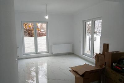 Casă cu 4 camere cu Teren 35 Mp în Central - 4