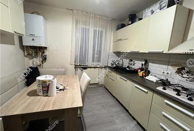 Apartament cu 4 camere 2 bai si balcon etaj 1 zona Rahovei din Sibiu - 6