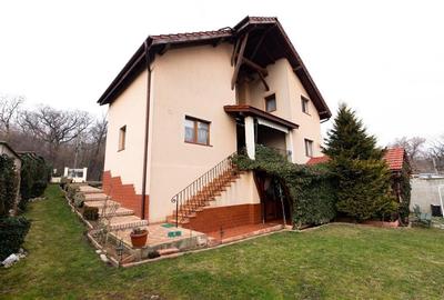 Vila formata din 4 apartamente in Cordau, zona President. - 8