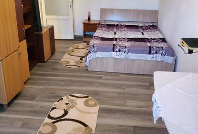 Garsonieră decomandată în Central - 2