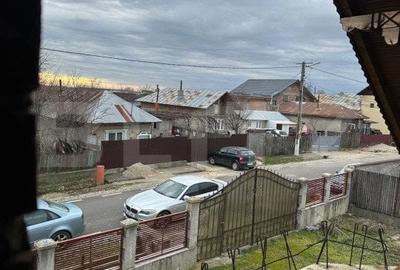 Casa de vanzare la rosu, 10 camere, 246,50 mp, zona Exterior Sud - 3