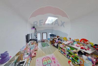 Casă cu 6 camere cu Teren 1359 Mp în Est - 11