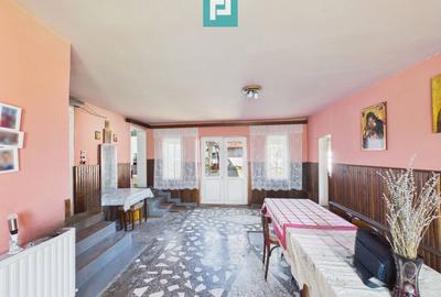 Casă individuală cu 7 camere cu Canalizare în Almaș - 2