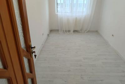 Apartament cu 3 camere în Adjudeni - 8