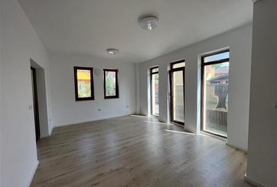 Casa cu 4 camere, 180 mp, situata in cartierul Europa!