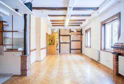 Spațiu comercial, de 388 mp, în Centrul Istoric