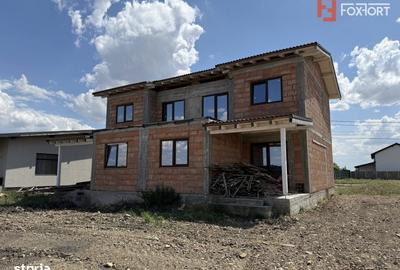 Casă cu 4 camere cu Teren 370 Mp în Săcălaz - 1