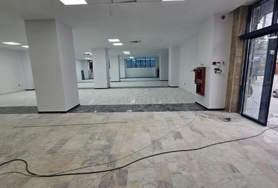 Spațiu comercial, de 370 mp, în Central - 3
