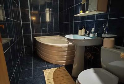 Apartament cu 3 camere decomandat în 13 Septembrie