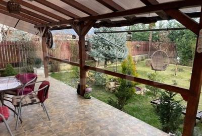 Casa de vanzare, cu 4 camere, 140 mp, zona Strada Dara - 12