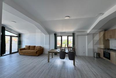Apartament cu 2 camere decomandat, mobilat în Central