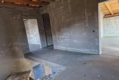 Casă cu 4 camere cu Teren 800 Mp în Central - 10