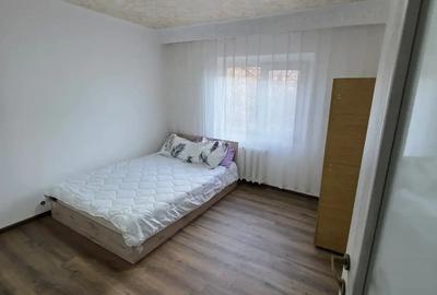 Vand sau Inchriez Apartament Cu 2 Camere Decomandat ZONA Ultra Centrala PARTER - 2