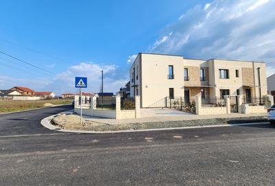 Duplex cu 4 camere cu Teren 330 Mp în Dumbrăvița - 2
