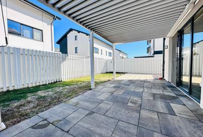 Duplex cu 5 camere cu Canalizare în Central - 2