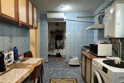 Apartament cu 3 camere semidecomandat în Central - 18