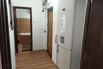 Apartament cu 3 camere semidecomandat în Crihala