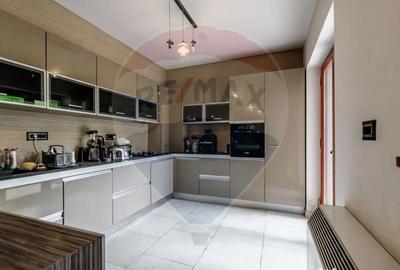 Spațiu comercial, de 1,022 mp, în Central - 1