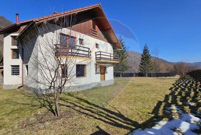 Casă cu 7 camere cu Teren 986 Mp în Plaiul Foii - 23