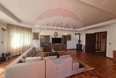 Casă cu 6 camere cu Teren 1649 Mp în Jorăști - 2