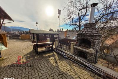 Casă cu 4 camere cu Teren 1680 Mp în Central