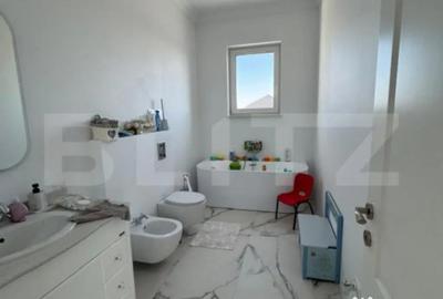 Casă cu 4 camere cu Canalizare în Central - 10