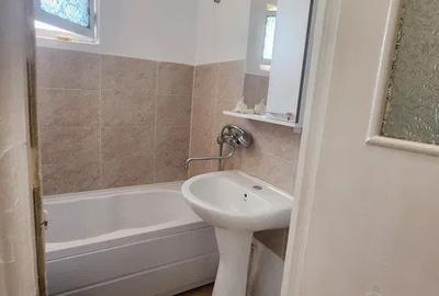 Apartament cu 2 camere, decomandat, etajul 3/4, zona Podu Ros - 7