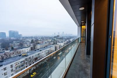 Apartament cu 4 camere semidecomandat, mobilat în Floreasca
