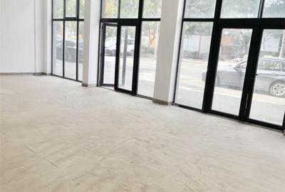 Spațiu comercial, de 72 mp, în Central - 3