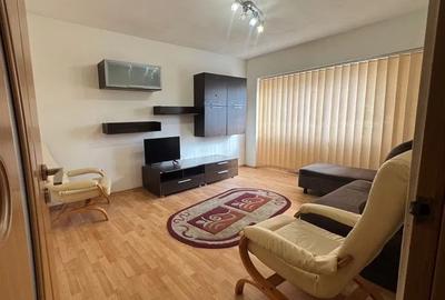Apartament cu 3 camere decomandat, mobilat în Dacia