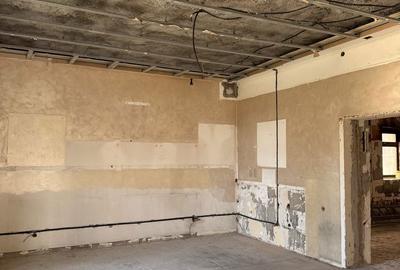 Casă cu 4 camere cu Teren 900 Mp în Central - 7