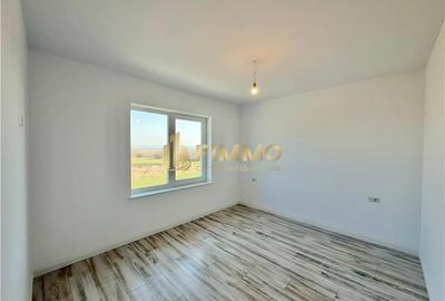 Duplex cu 4 camere cu Teren 300 Mp în Ipotești - 7