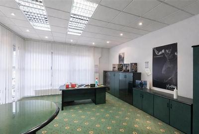 Spațiu comercial, de 4,560 mp, în Brețcu - 4