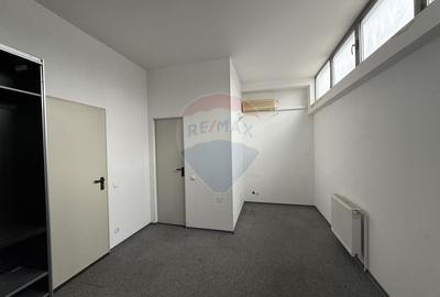 Birou, de 102 mp, în Est - 7