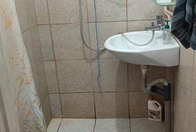 Inchiriez camera cu baie Inchiriez camera cu baie - 2