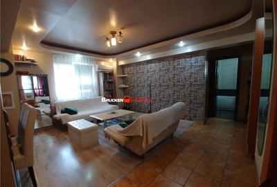 Apartament cu 4 camere de inchiriat - 1