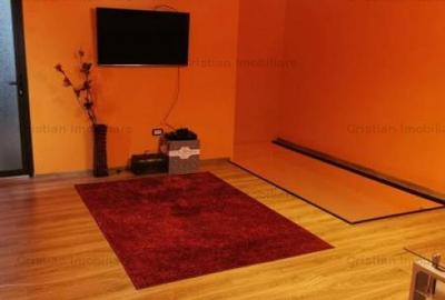 Casă cu 5 camere cu Canalizare în Central - 4