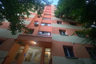 Apartament cu 2 camere decomandat în Tei